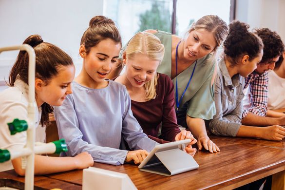 L'écran interactif et ses applications pédagogiques dynamisent la salle de classe